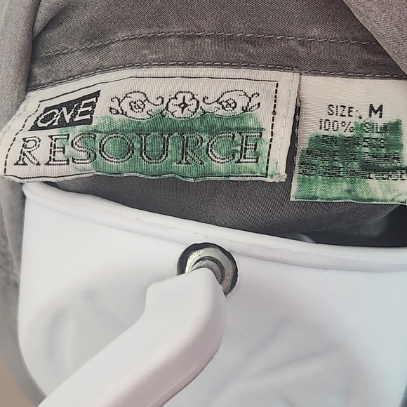 One Resource Vintage Late 70s Charcoal Grey 100% Silk Button Down Blouse - Picture 3 of 8